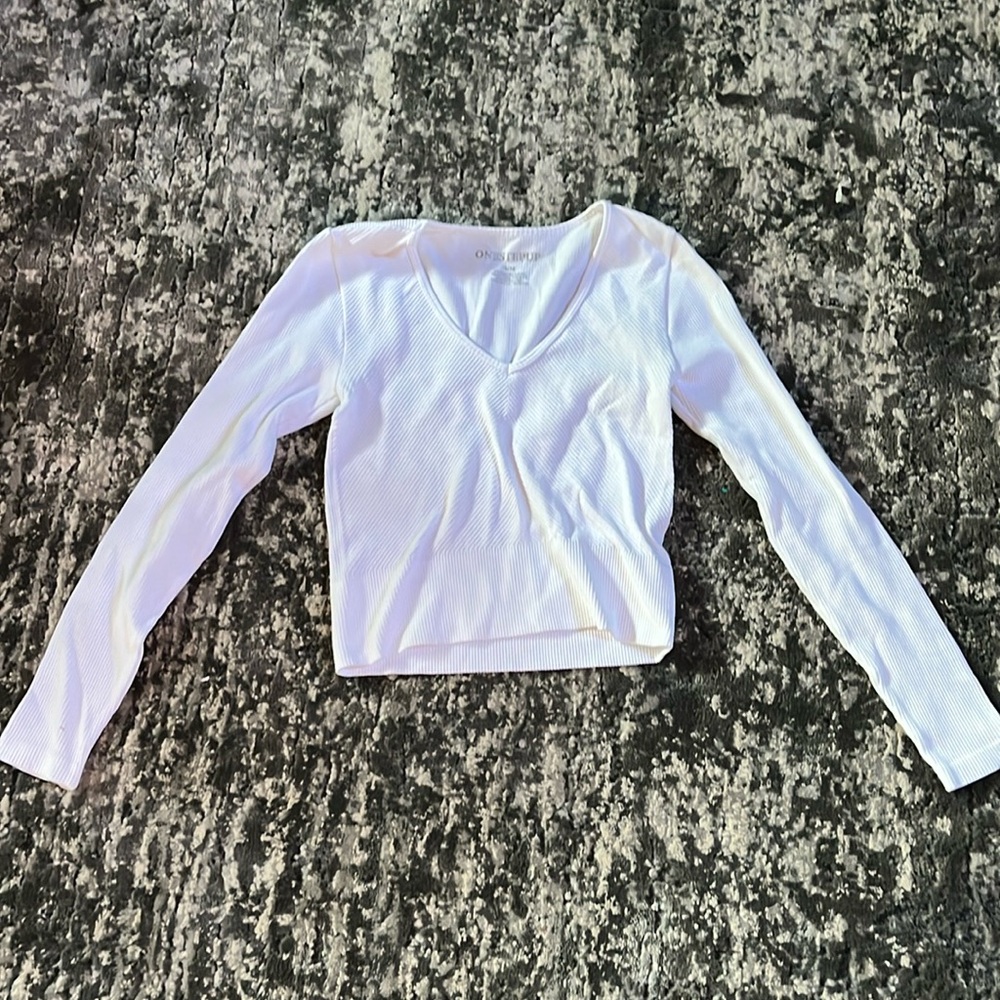 White long sleeve crop top